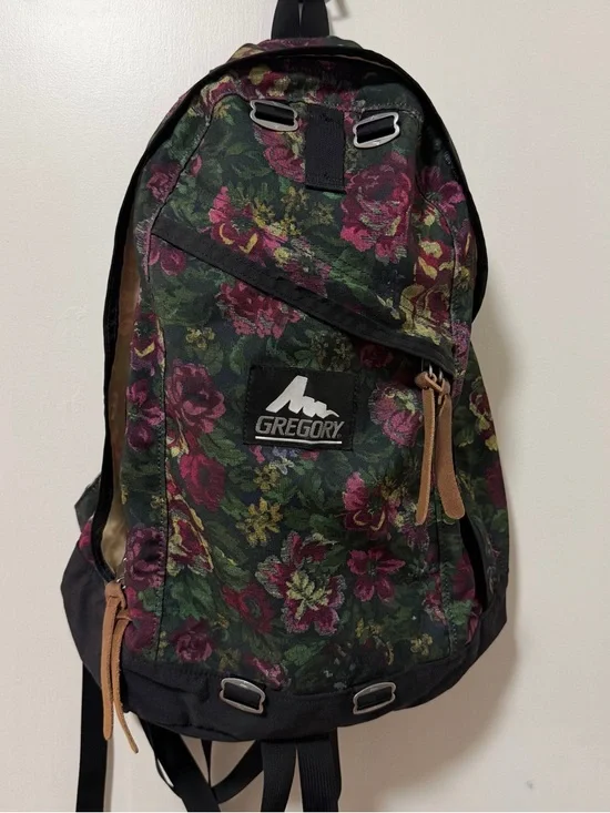 Sold - Picture 1 of 12